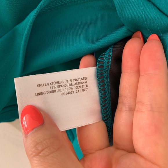 Old navy - active wear tank w/ built in sports bra - Picture 5 of 6